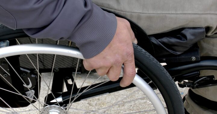 wheelchair-1230101_1920
