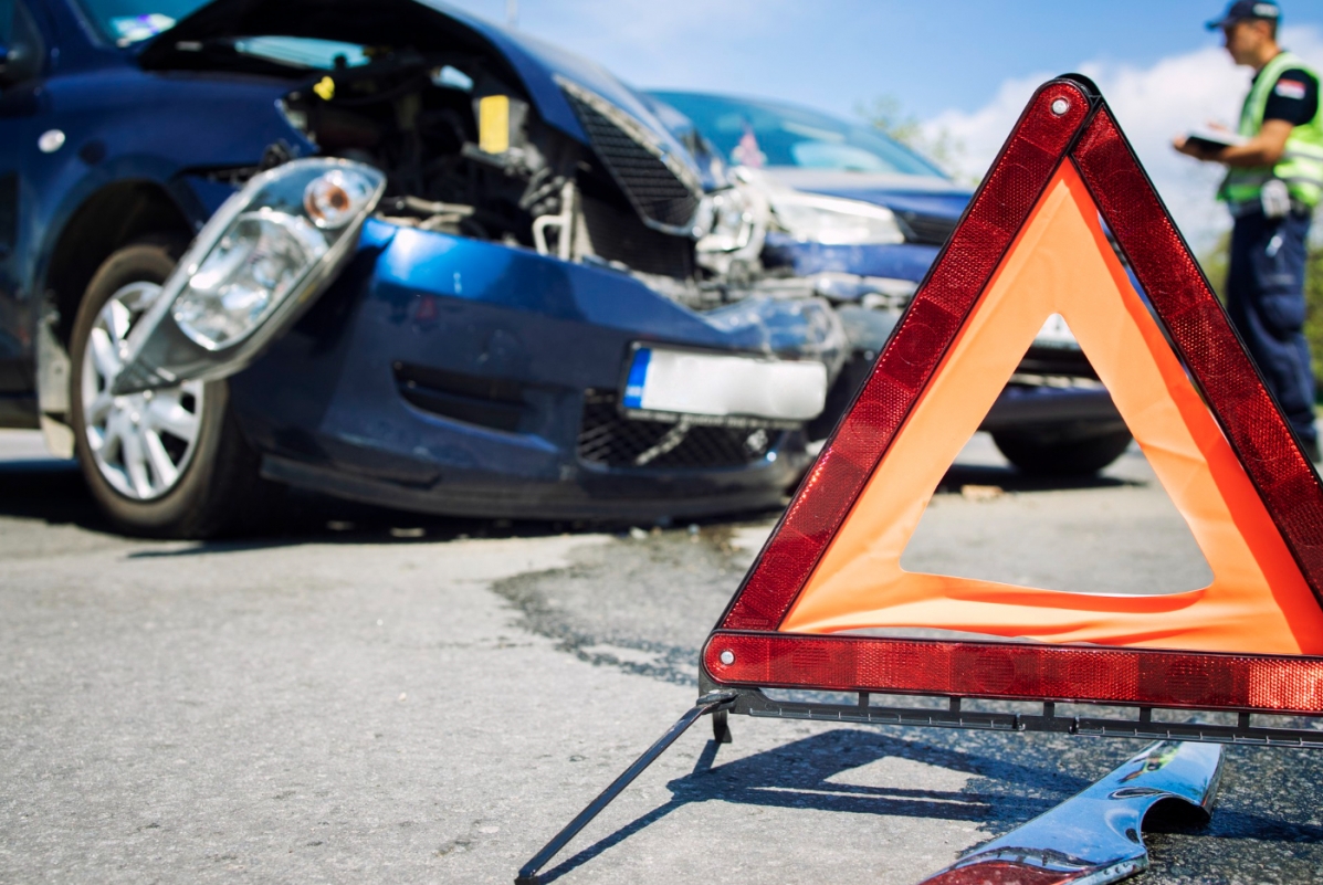 Wypadek samochodowy przy obwodnicy Nysy. Kierująca osobówką kobieta wylądowała w rowie